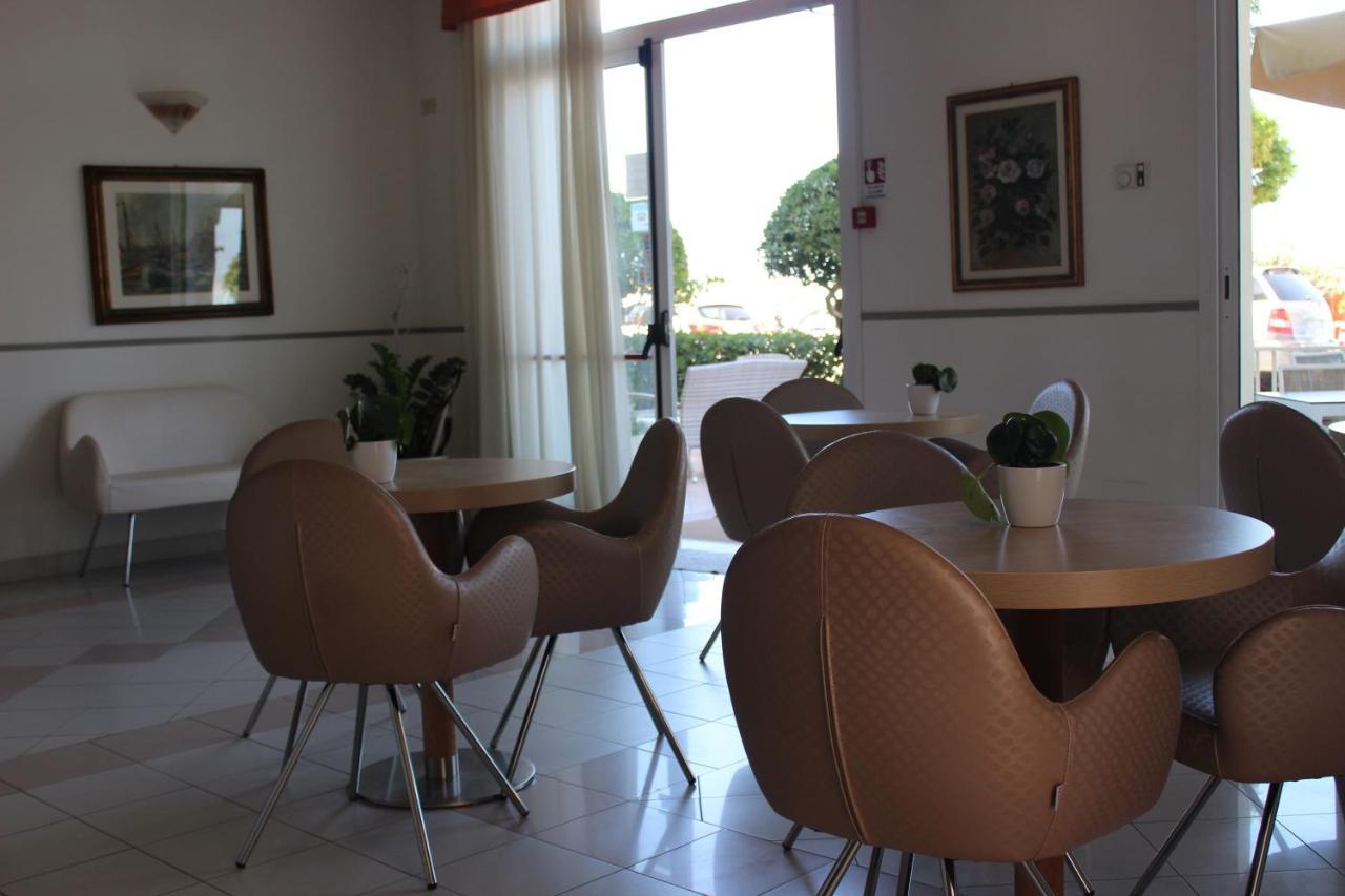 רימיני Hotel Rosati מראה חיצוני תמונה