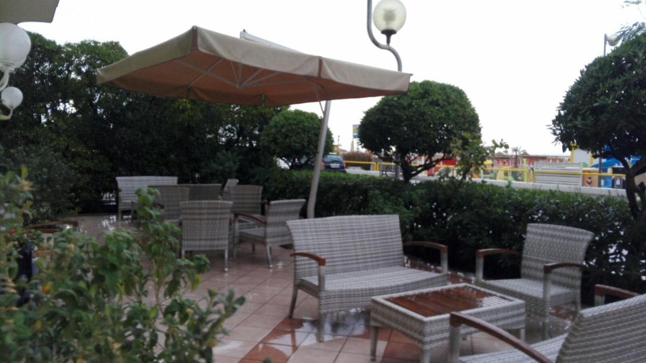 רימיני Hotel Rosati מראה חיצוני תמונה